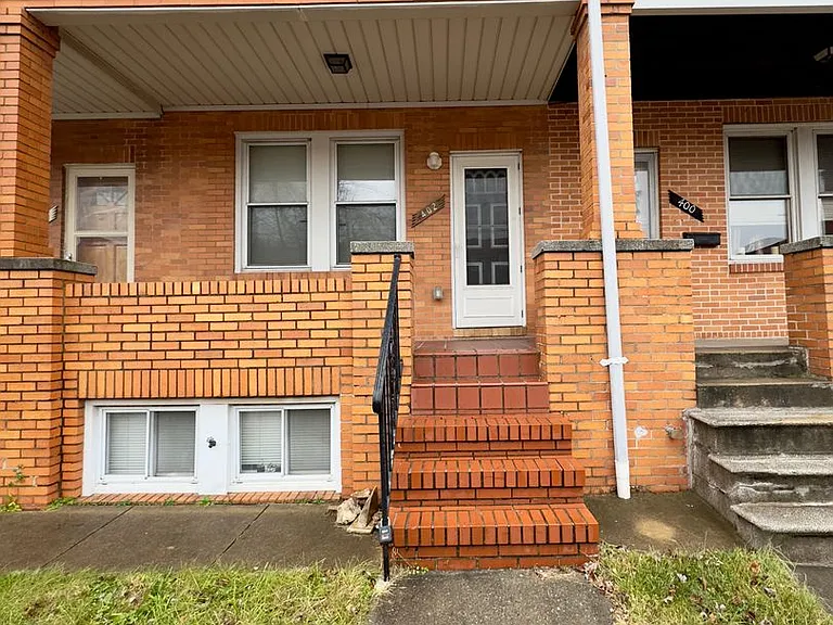 For Rent: Contemporary Living at 402 Folcroft St, — Photo 11
