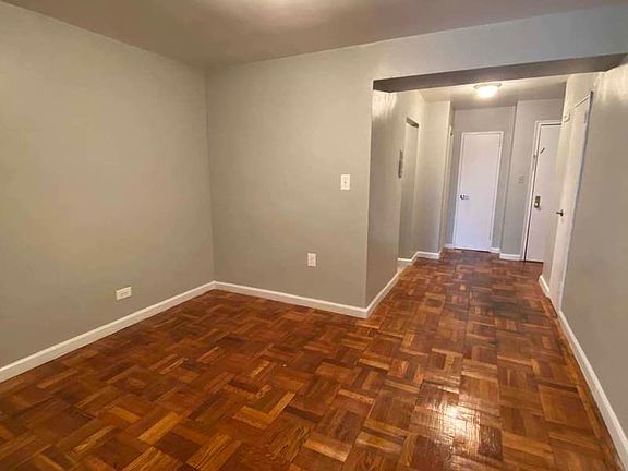 4th image of 409 E 21st St APT 4A