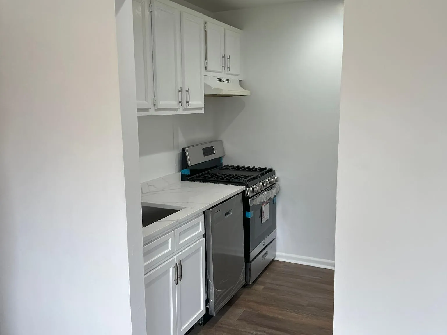 2 bed, 800 sqft, $2,000 — Photo 3