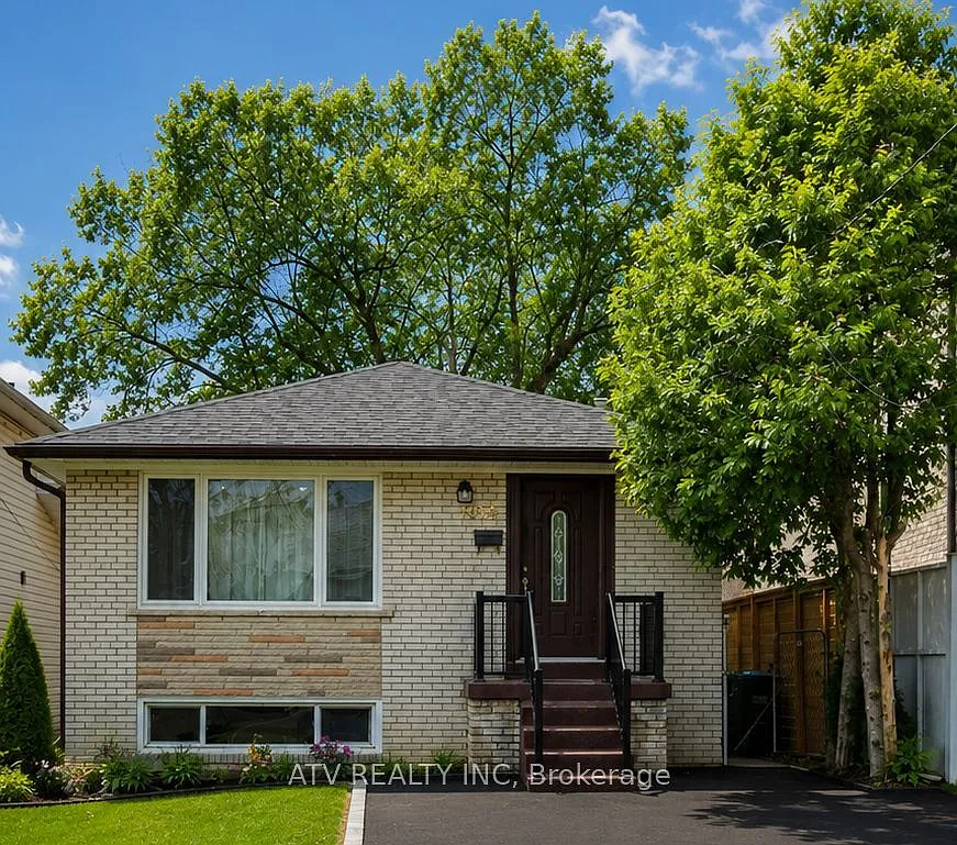 4 bed, $3,800 — Photo 1
