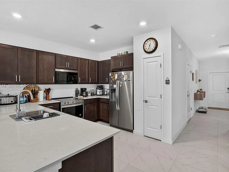 6015 Cranberry Ct — Photo 12