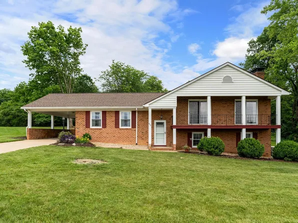 803 Lammermoor Dr, Staunton, VA 24401