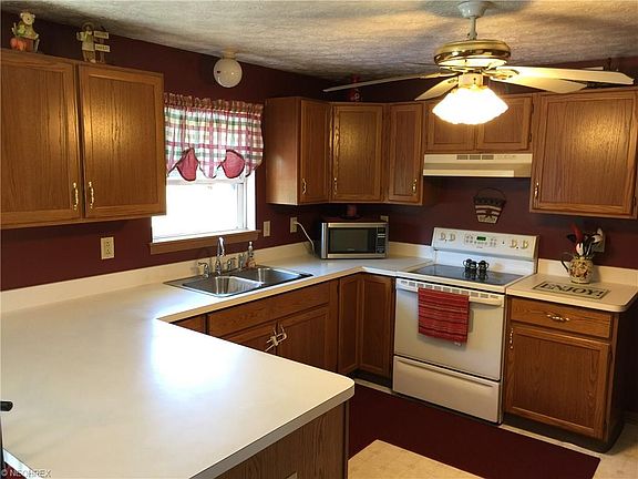 5th image of 4112 Cinnamon Dr