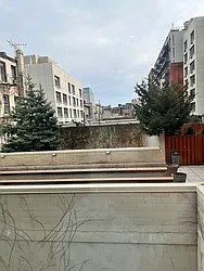 Rented by R New York