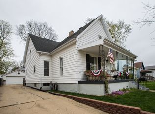 702 Douglas St, Bloomington, IL