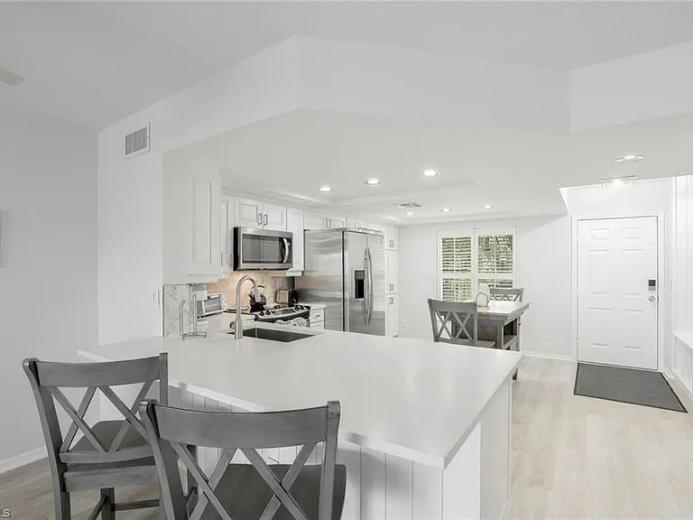 9101 Vanderbilt Dr #203 — Photo 10