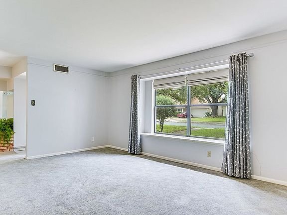5th image of 543 Sonnet Dr
