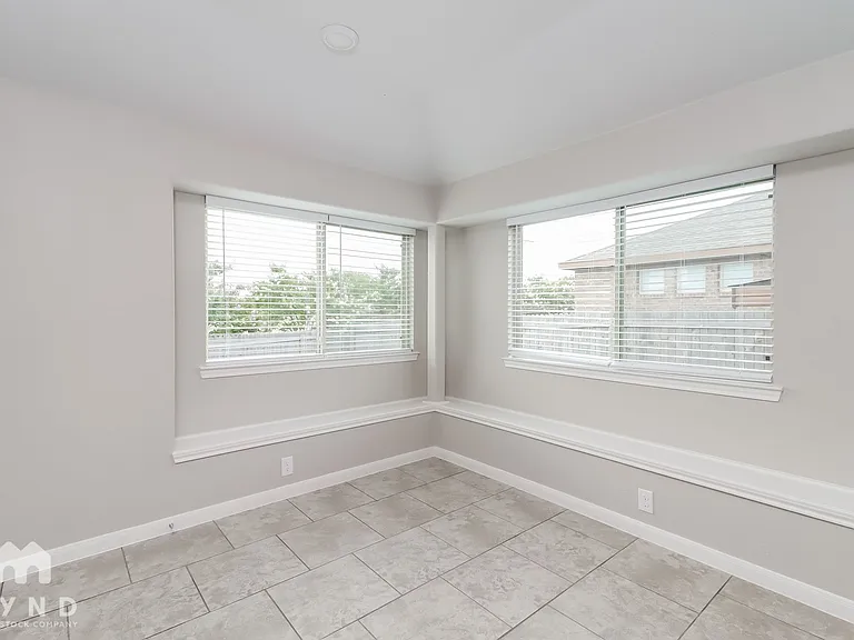 12325 Treeline Dr — Photo 8