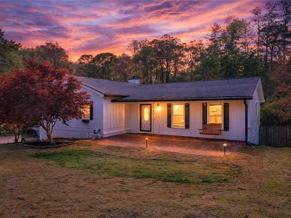 5251 Raintree Trl, Oakwood, GA 30566