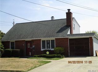 174 Arlyn Dr W, Massapequa, NY 11758