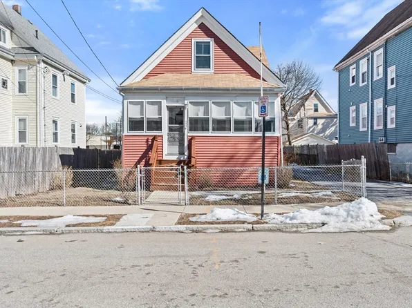 198 Fayette St, Quincy, MA 02170