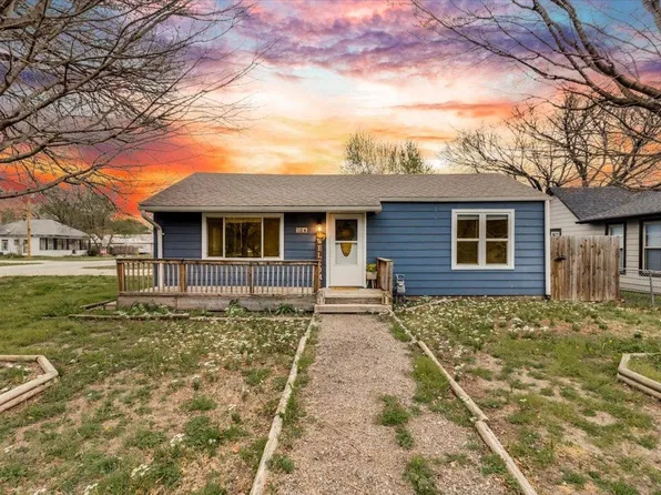 104 S Chestnut St, Douglass, KS 67039