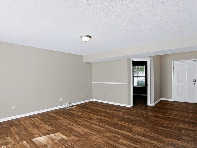5439 Lake Boggs St — Photo 12