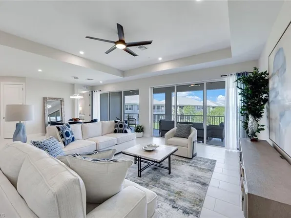 273 Indies DR E #202, NAPLES, FL 34114