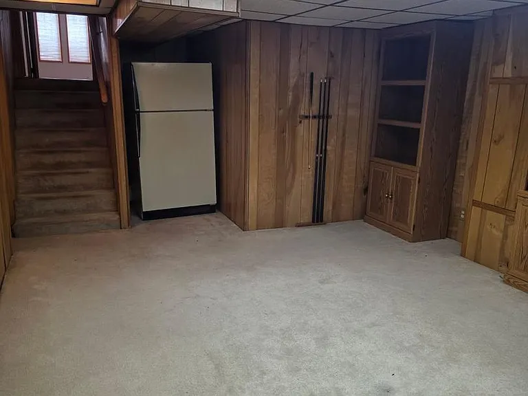 812 Leeds Ln — Photo 33
