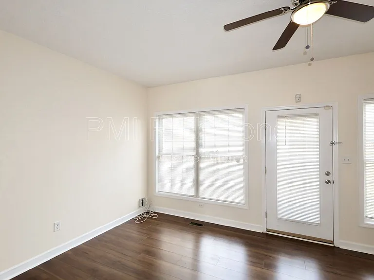 2716 Goyne Loop — Photo 11