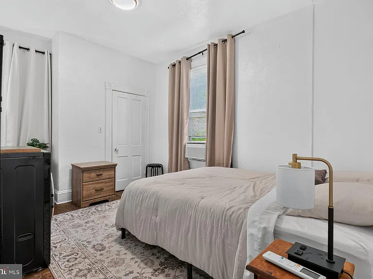510 E 41st St #3 — Photo 14