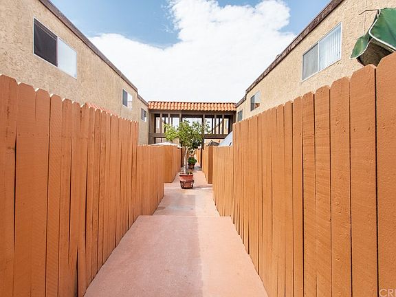 4th image of 882 Victor Ave APT 22