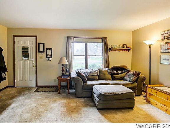 3rd image of 523 Saint Andrews Blvd