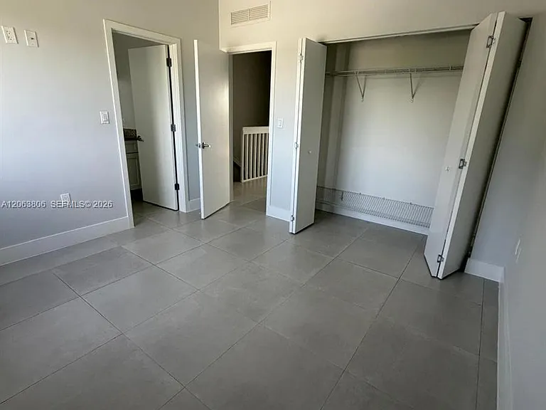 381 E 50th St #5 — Photo 20