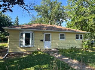 1503 W 4th St, Cedar Falls, IA 50613