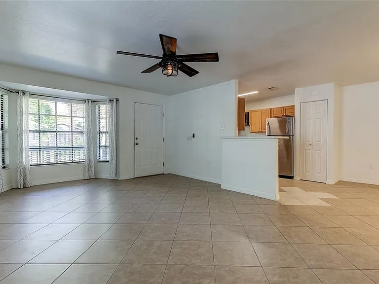 7604 S Sherrill St — Photo 3