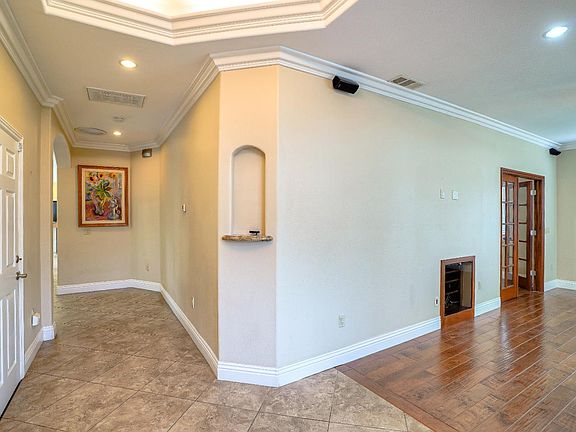 3rd image of 3086 Humbolt Ave