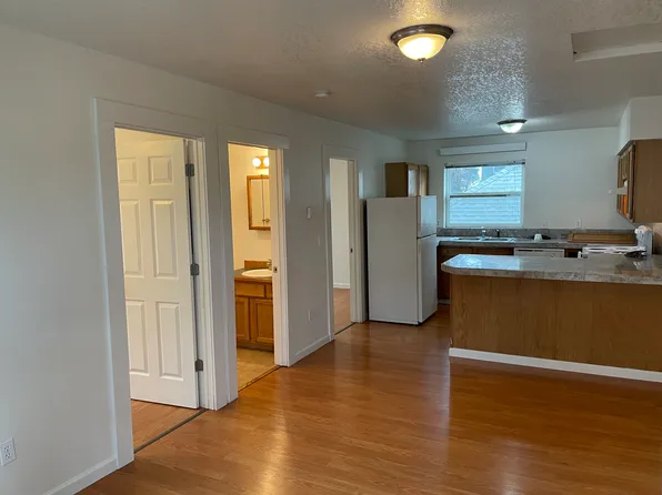 1241 N Prescott St APT 3, Portland, OR 97217