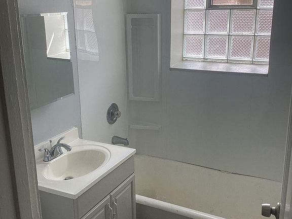 4th image of 6710 S Claremont Ave APT 310