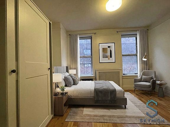 4th image of 1326 Halsey St APT 3R