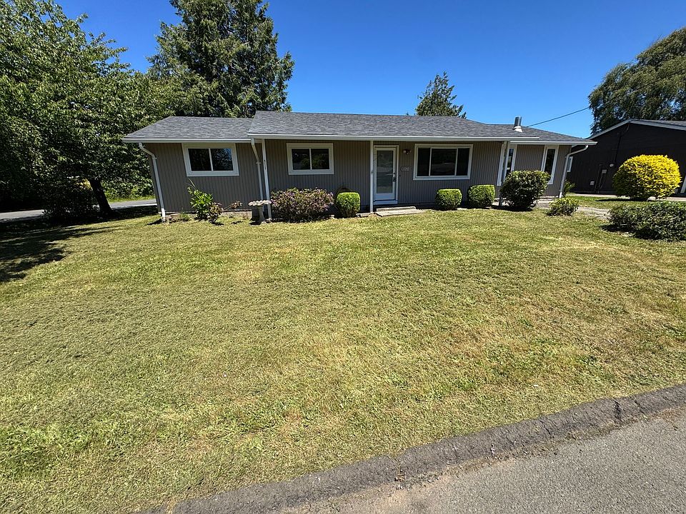 1st image of 120 SE Salmon St