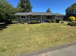 120 SE Salmon St, Waldport, OR 97394