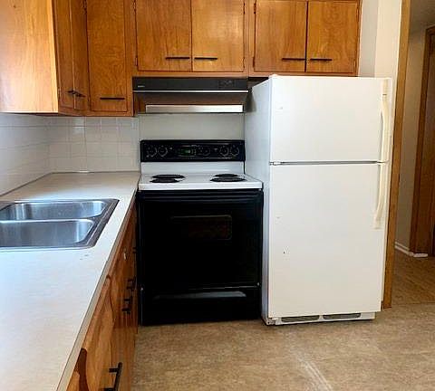 3rd image of 3805 W 152nd St APT 1