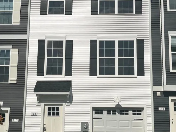 113 Overlook Dr #61C, Hanover, PA 17331