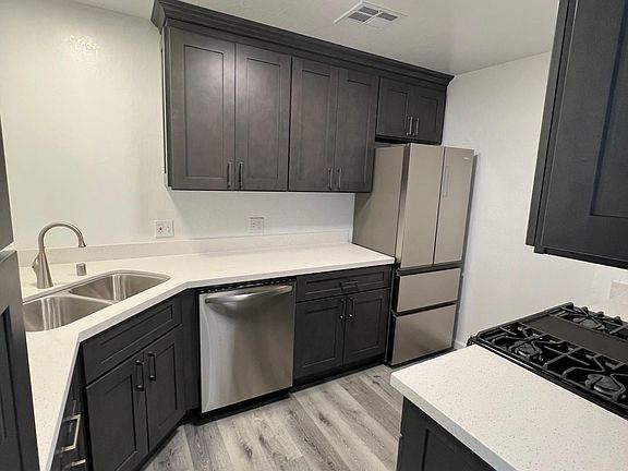 3rd image of 1640 23rd St APT 6