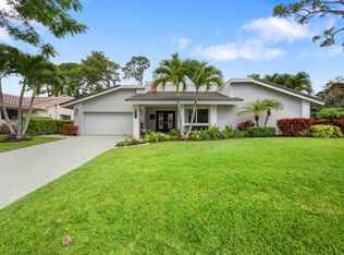 824 Foxpointe Cir, Delray Beach, FL 33445