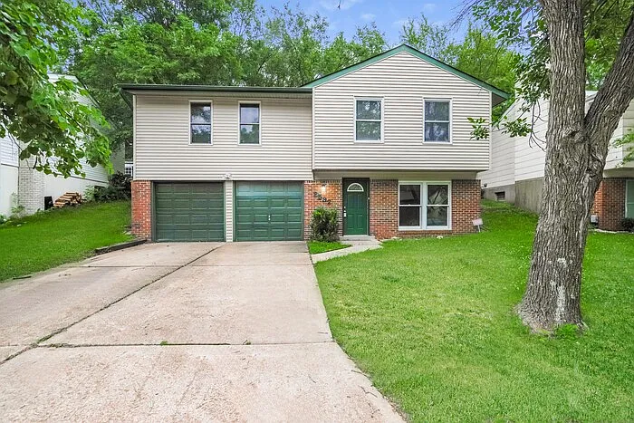 2532 Braintree Dr photo 1