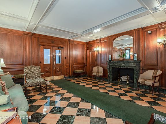 2nd image of 70 E Cedar St #7W