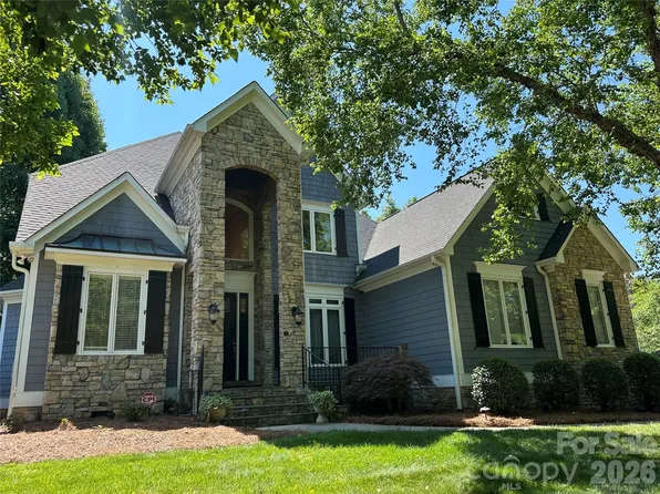221 Whiterock Dr, Mount Holly, NC 28120