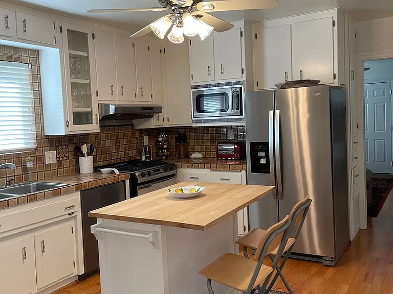 4633 V St — Photo 10