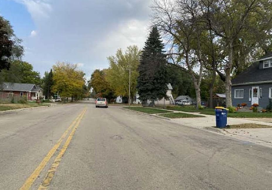 Exterior Neighborhood (street photo)