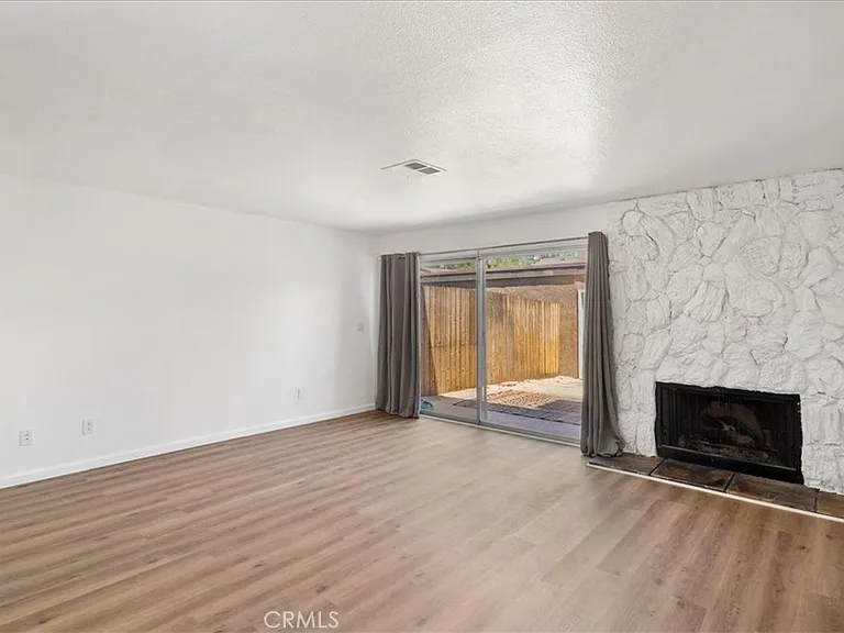 162 Tamarisk St — Photo 10