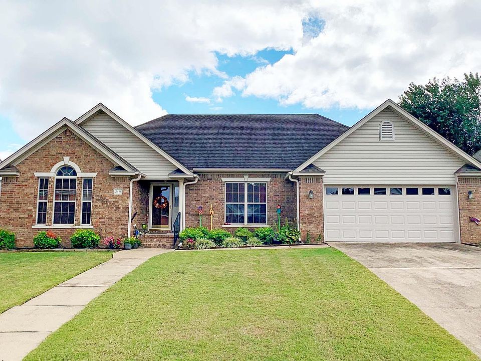 1st image of 2411 Brittany Ln