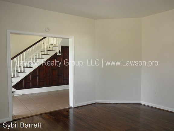 4th image of 1125 6th St SE