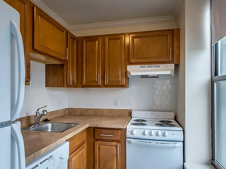 1120 Boylston St #1 — Photo 4
