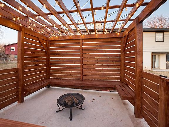 4th image of 7201 Galahad Cir