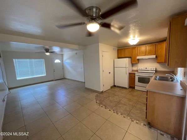 7105 E Lakeside Dr