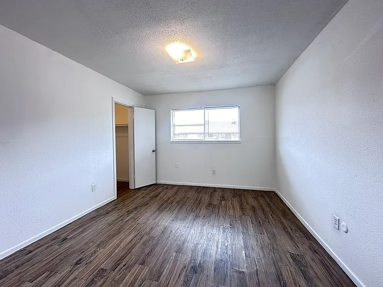 Timber Crossing Apartments — Photo 7