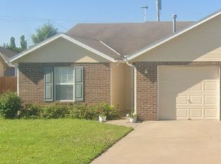 809 Walters Dr, Manhattan, KS 66502