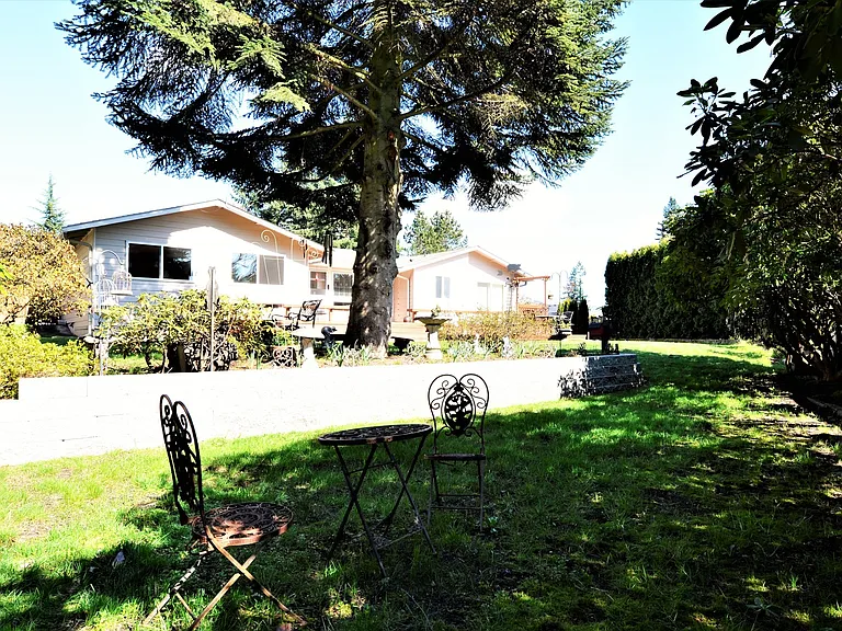 1814 Whitman Ct NE — Photo 17